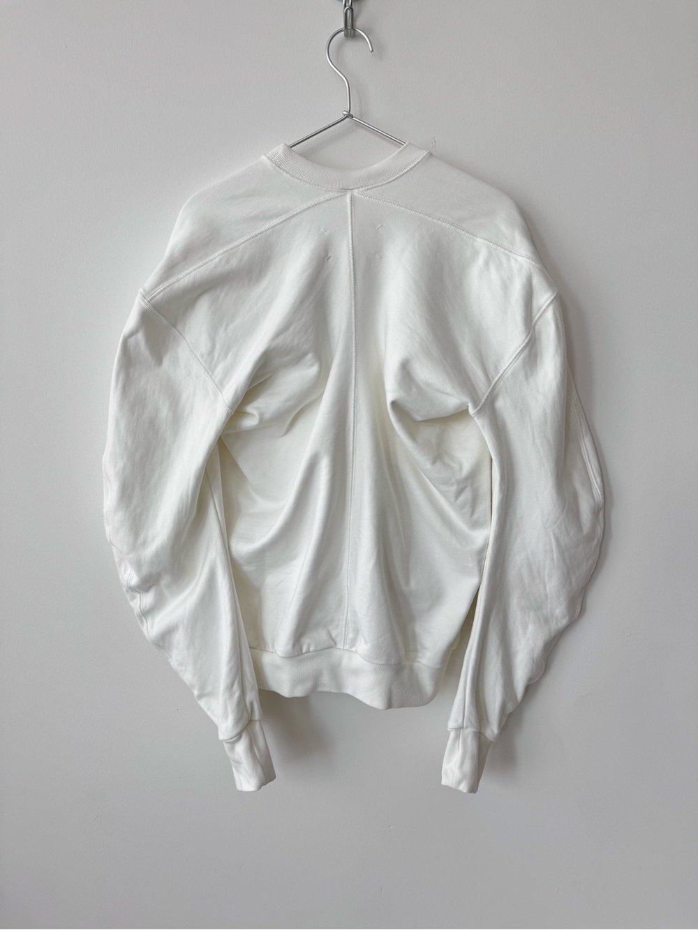 Maison Margiela Women’s Runway Collection Oversized White Curved Seam Sweatshirt - Picture 2 of 13